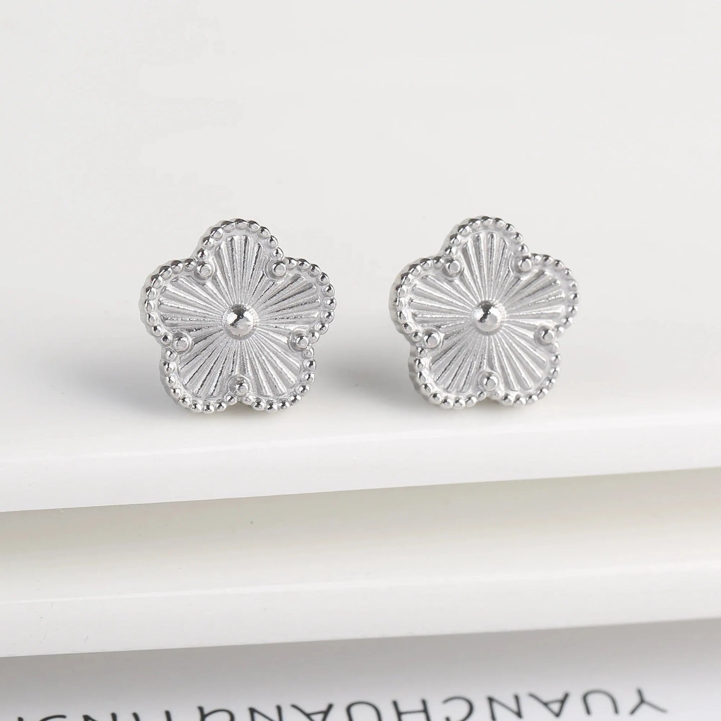 Luxe Clover
